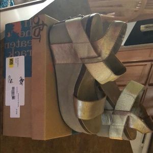 OTBT Bushnell Gold. Like NEW with box